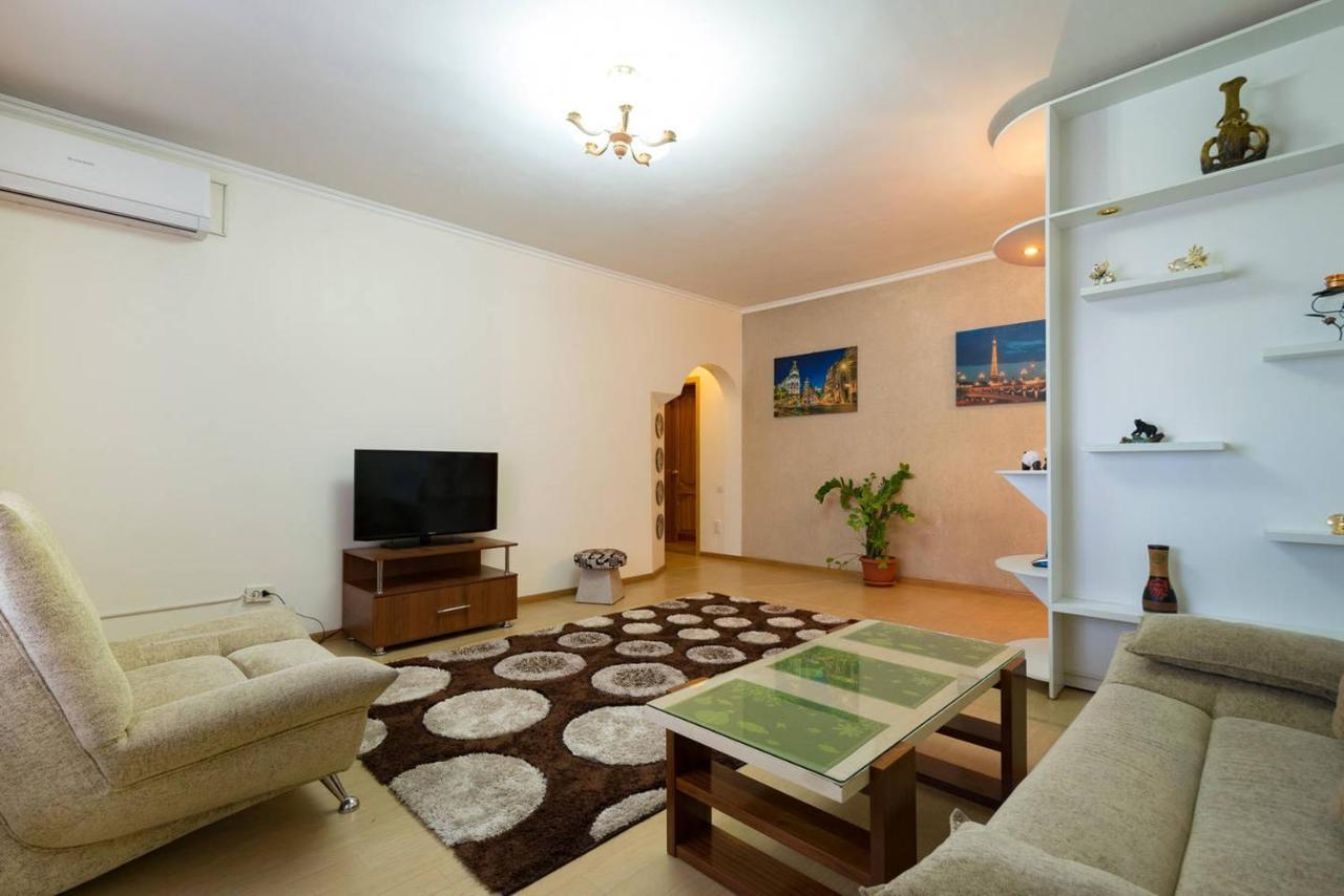 Nadezhda Apartments In Samal Almatı Dış mekan fotoğraf